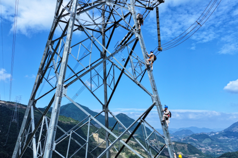【新華社】跨省跨區(qū)互濟(jì)助力冬季電力保供